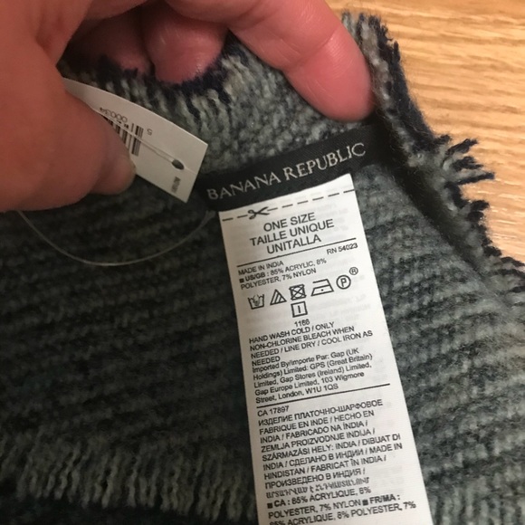 NWT Banana Republic Wrap Scarf - Picture 5 of 5